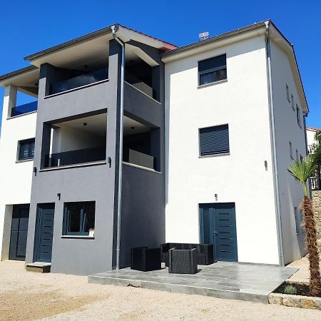 Apartments Pina Kornić Exterior foto